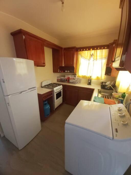 Вілла Kensington Oval- 2 Bed 1 Bath Бриджтаун Екстер'єр фото