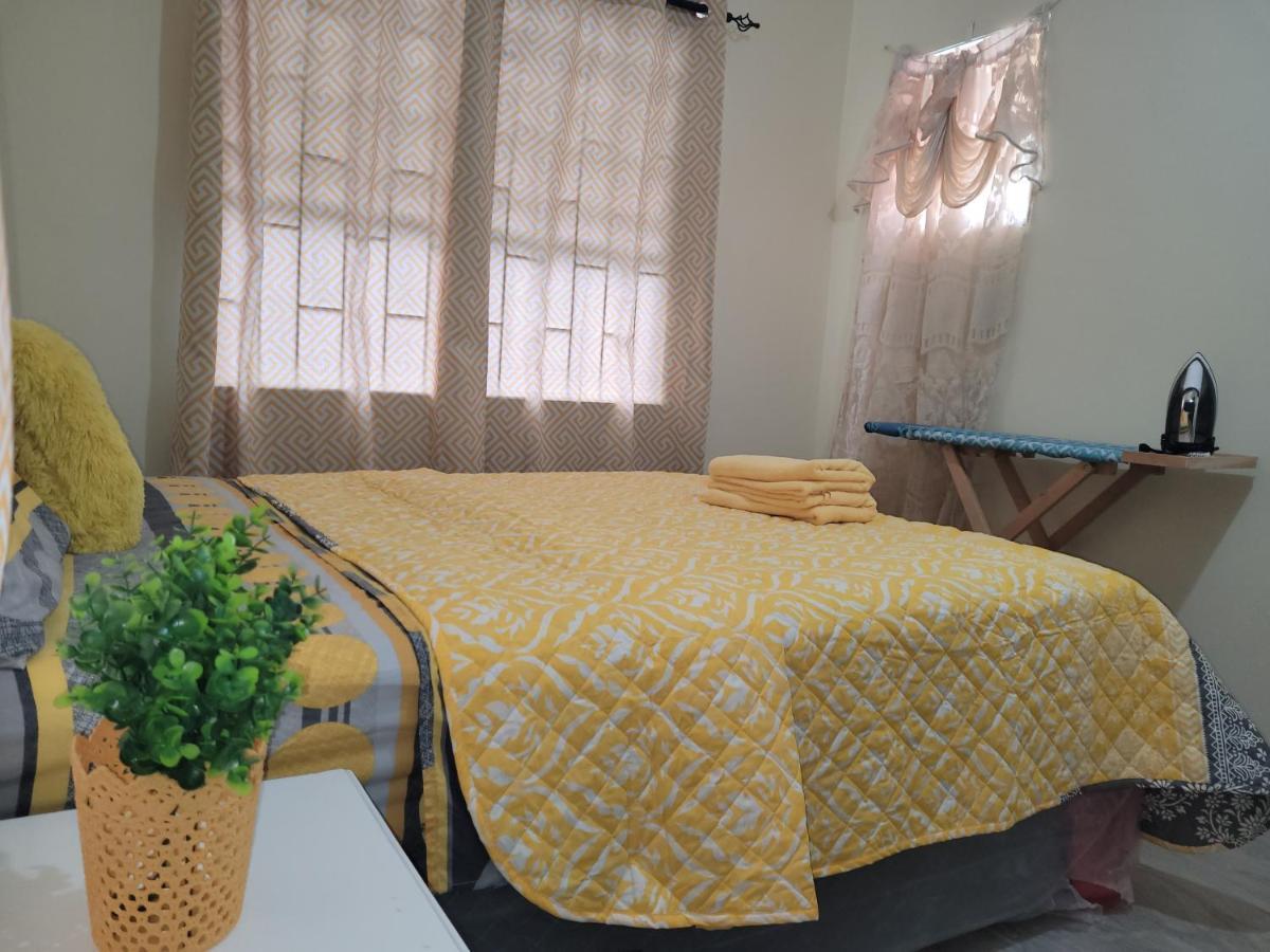Вілла Kensington Oval- 2 Bed 1 Bath Бриджтаун Екстер'єр фото